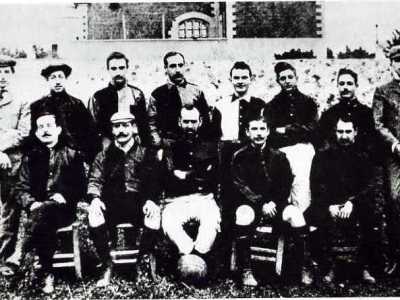 Infine arriviamo al Sud Italia. Il calcio nel meridione nacque in Sicilia, grazie all�opera del Messina Football Club e dell�Anglo-Panormitan Athletic & Foot-ball Club (nella foto), costituitisi nel 1900, antenati degli attuali Messina e Palermo